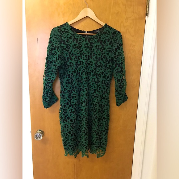 Emerald Green Lace Mini-Dress - Picture 1 of 3
